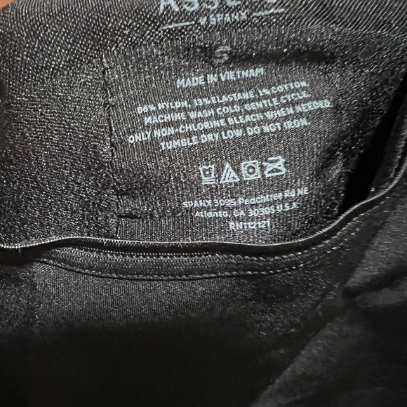 15. Assets by Spanx Remarkable Results Shaping Open-Bust Panty Bodysuit - Picture 6 of 13